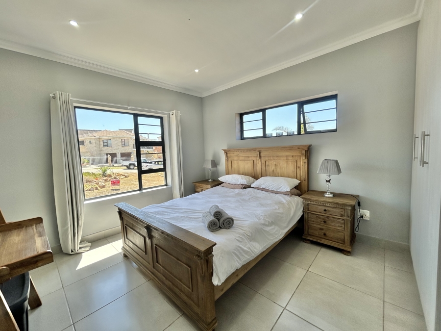 4 Bedroom Property for Sale in Wavecrest Eastern Cape